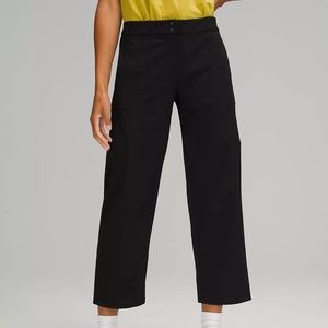 Lululemon ventlight cargo mid rise crop 26" balck